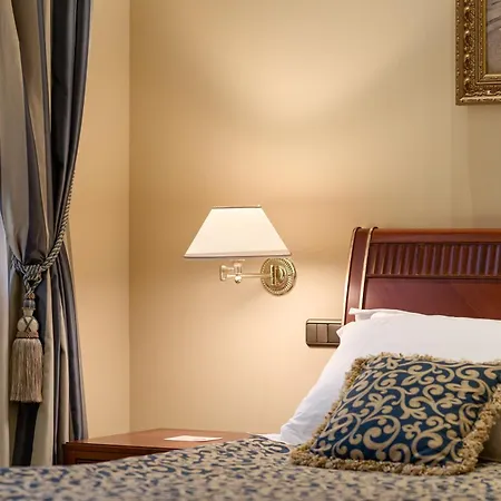Hotell Premier Palace